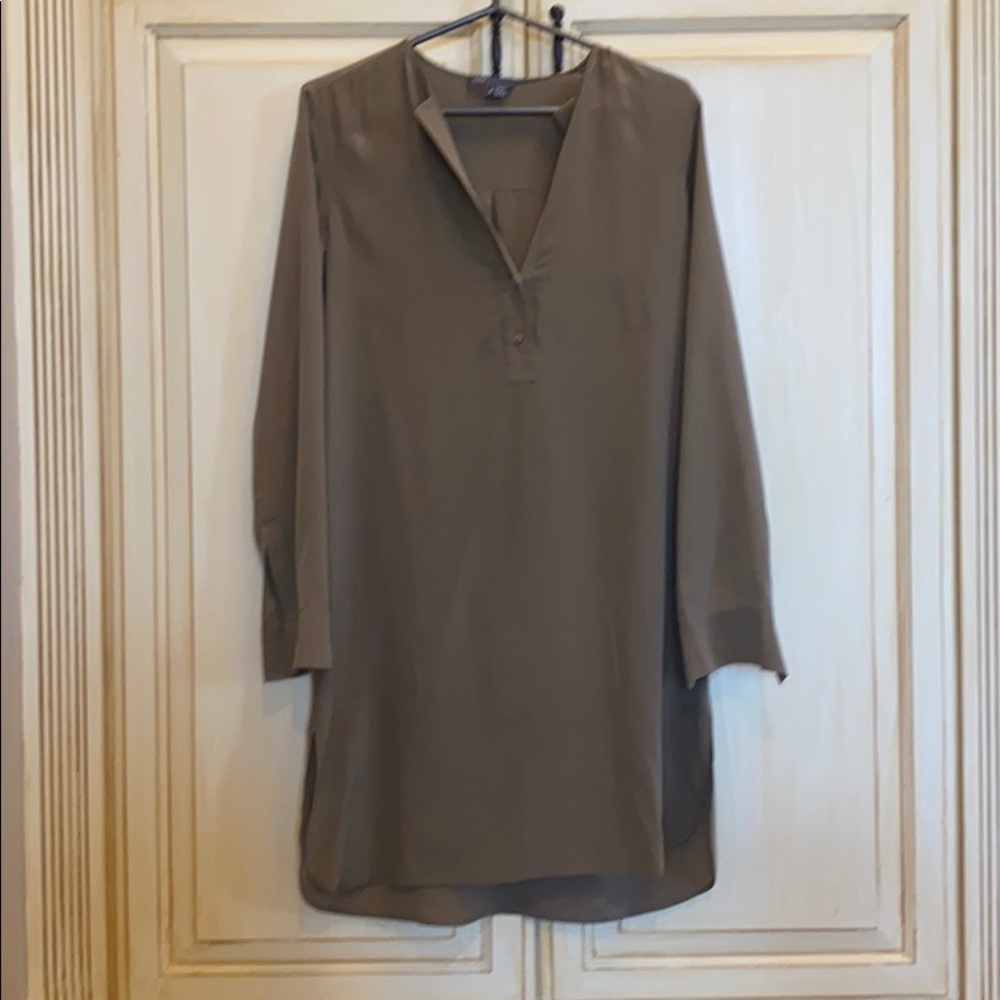 100% silk Vince shirt dress